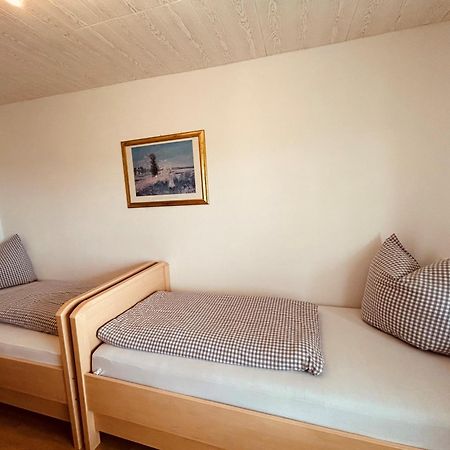 Pension Zum Krug, Messe Muenchen Hergolding Ruang foto