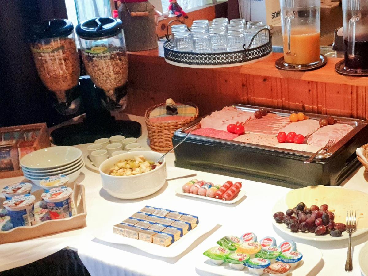 Pension Zum Krug, Messe Muenchen Hergolding Bagian luar foto