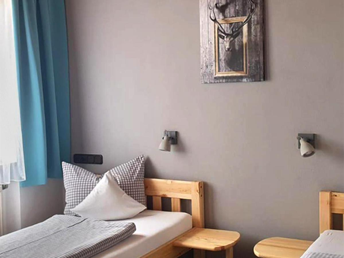 Pension Zum Krug, Messe Muenchen Hergolding Bagian luar foto