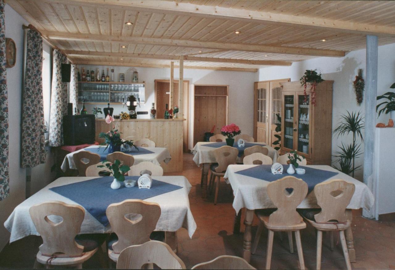 Pension Zum Krug, Messe Muenchen Hergolding Bagian luar foto