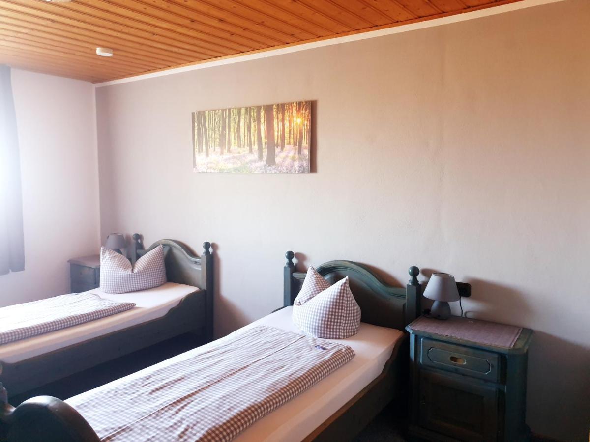 Pension Zum Krug, Messe Muenchen Hergolding Bagian luar foto