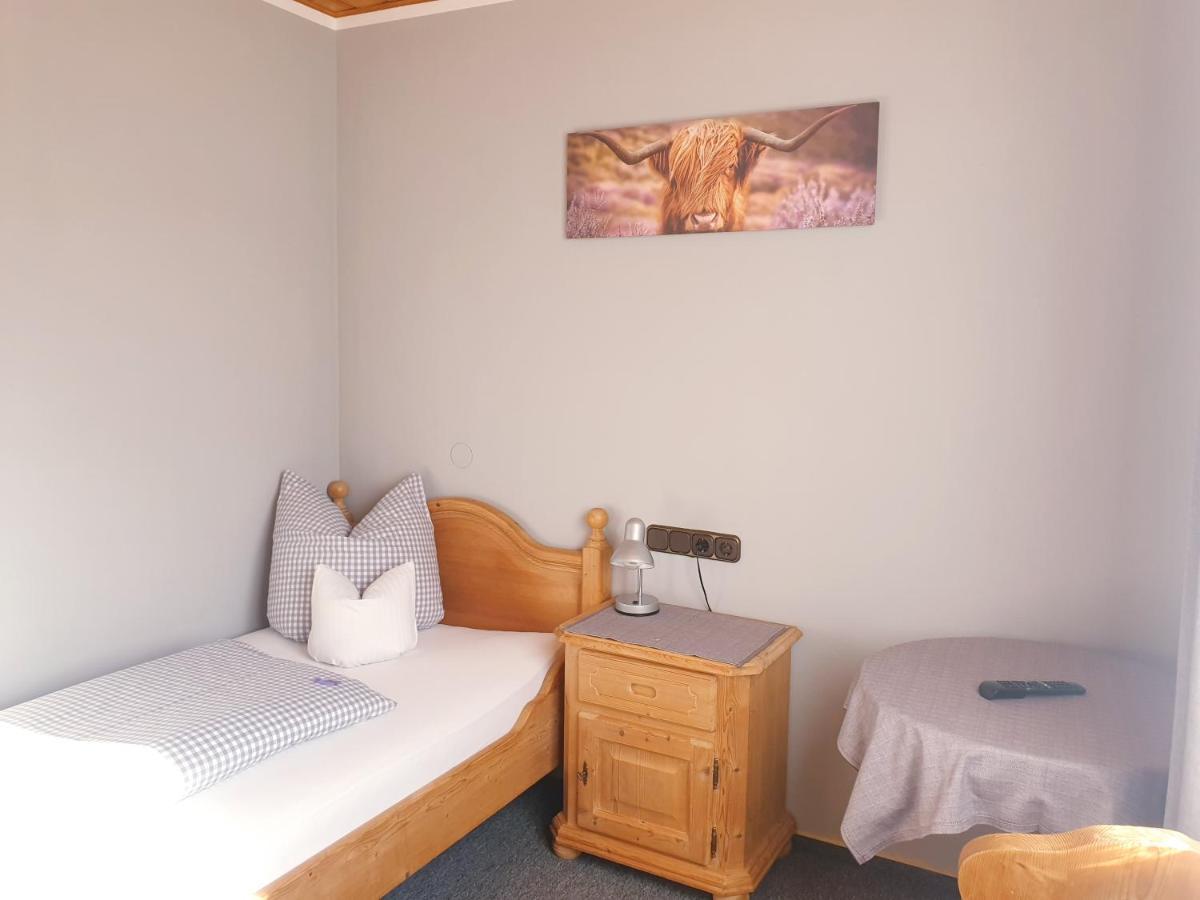 Pension Zum Krug, Messe Muenchen Hergolding Bagian luar foto