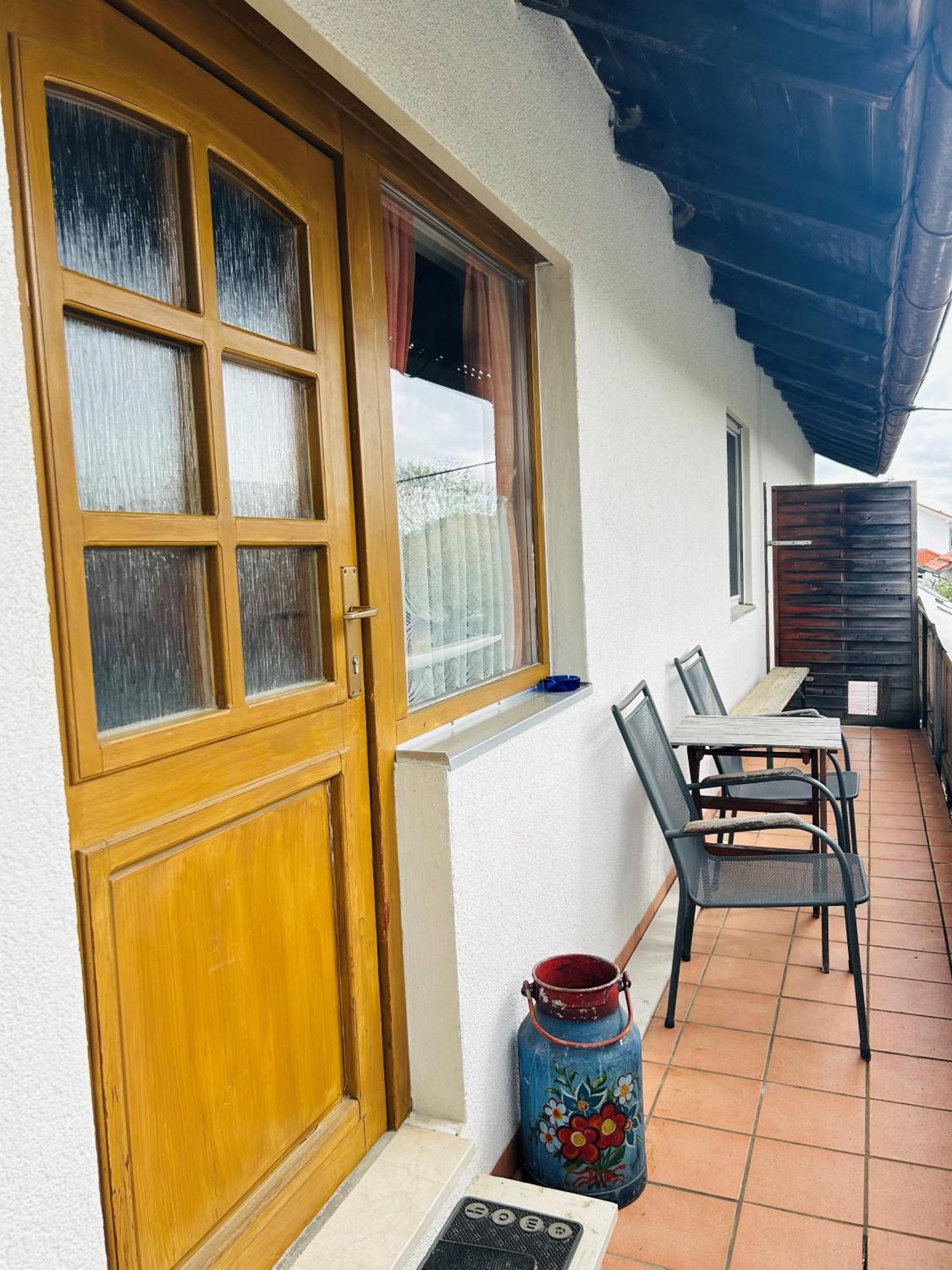 Pension Zum Krug, Messe Muenchen Hergolding Ruang foto